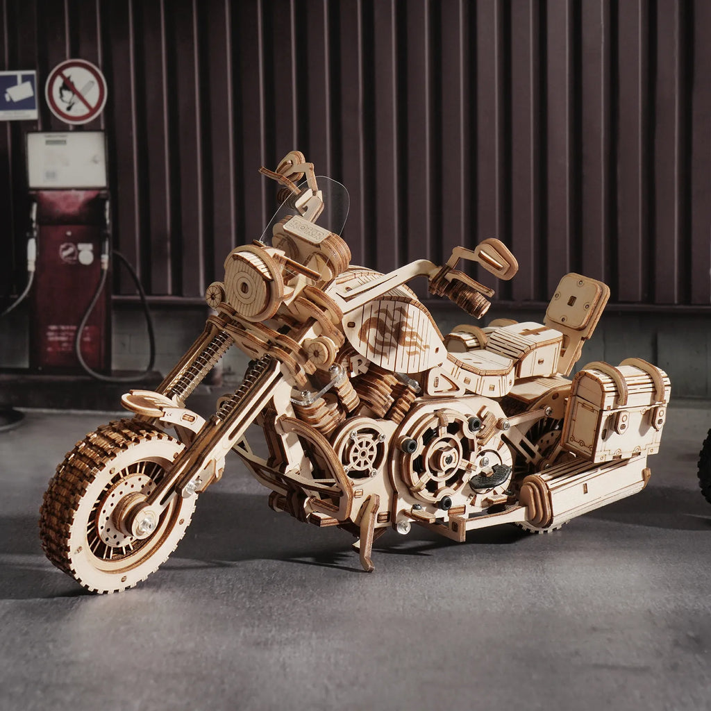 Retro cruiser motorcycle Mechanical 3D Wooden